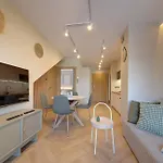 Bezowy Sun Seasons 24 W Szklarskiej Porebie Z Wanna By Renters Lejlighed *