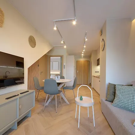 Bezowy Sun Seasons 24 W Szklarskiej Porebie Z Wanna By Renters Apartamento *