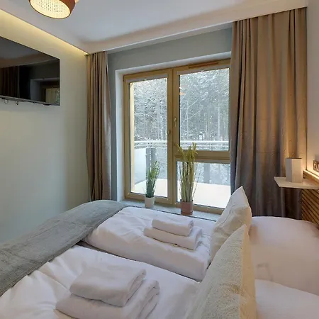 Beżowy Sun Seasons 24 W Szklarskiej Porębie Z Wanną By Renters Szklarska Poręba