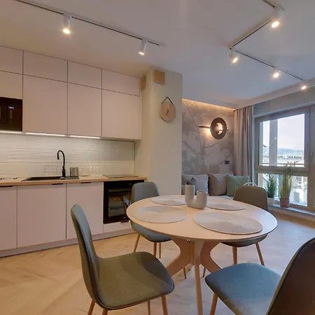 Bezowy Sun Seasons 24 W Szklarskiej Porebie Z Wanna By Renters * Szklarska Poręba