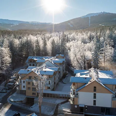 Bezowy Sun Seasons 24 W Szklarskiej Porebie Z Wanna By Renters Apartamento Szklarska Poręba