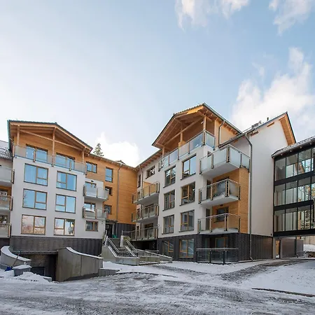 Bezowy Sun Seasons 24 W Szklarskiej Porebie Z Wanna By Renters Apartamento