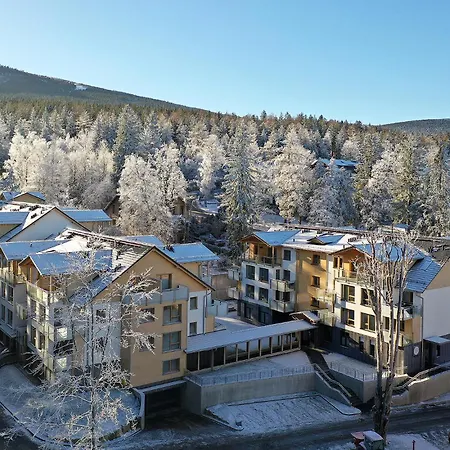 Bezowy Sun Seasons 24 W Szklarskiej Porebie Z Wanna By Renters * Szklarska Poręba