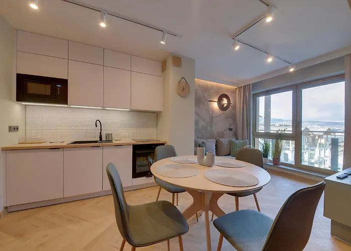 Bezowy Sun Seasons 24 W Szklarskiej Porebie Z Wanna By Renters * Szklarska Poreba