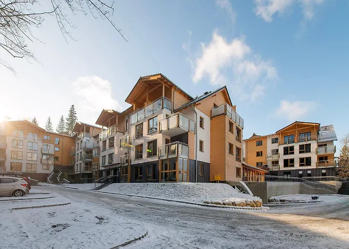 Bezowy Sun Seasons 24 W Szklarskiej Porebie Z Wanna By Renters Szklarska Poreba