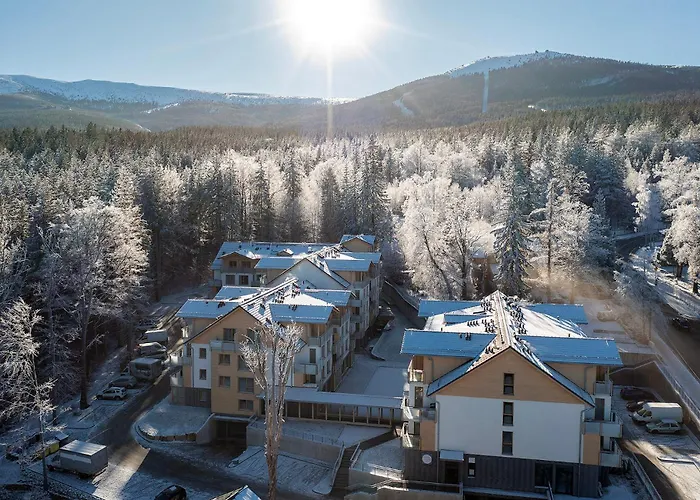 Bezowy Sun Seasons 24 W Szklarskiej Porebie Z Wanna By Renters Appartement Szklarska Poreba