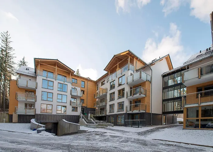 Bezowy Sun Seasons 24 W Szklarskiej Porebie Z Wanna By Renters Appartement