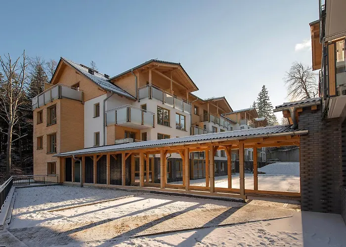 Bezowy Sun Seasons 24 W Szklarskiej Porebie Z Wanna By Renters *