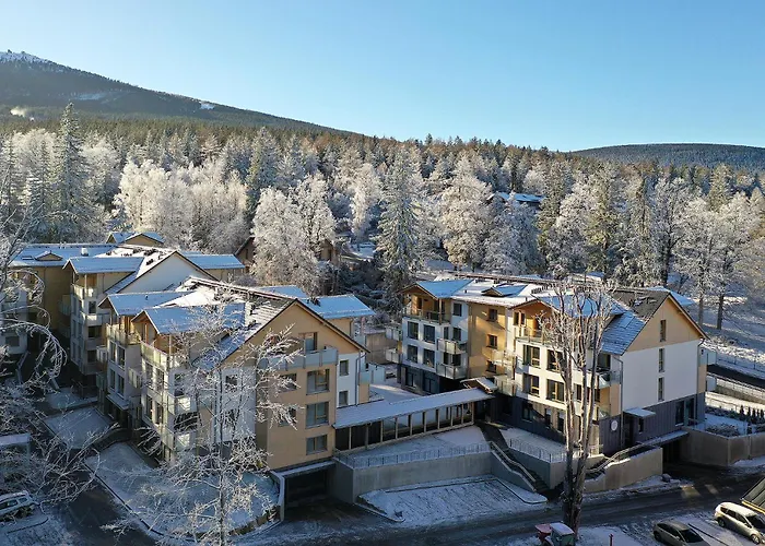 Bezowy Sun Seasons 24 W Szklarskiej Porebie Z Wanna By Renters * Schreiberhau